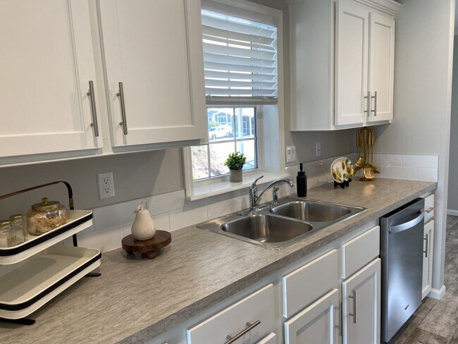 Photo - 488 Bimini Cay Cir