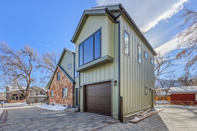 Photo - 1112 Miller Pl