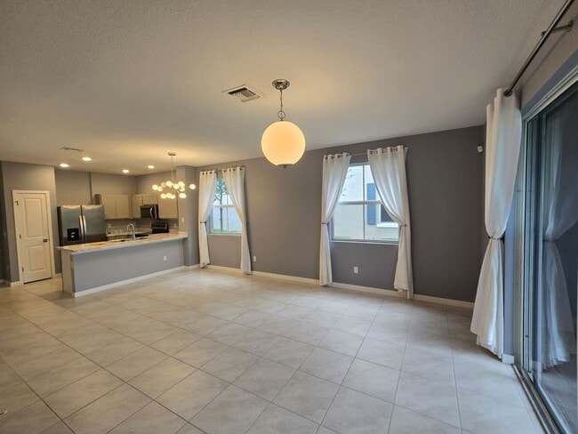 Photo - Bright and Easy-Living Home in Riviera Beach