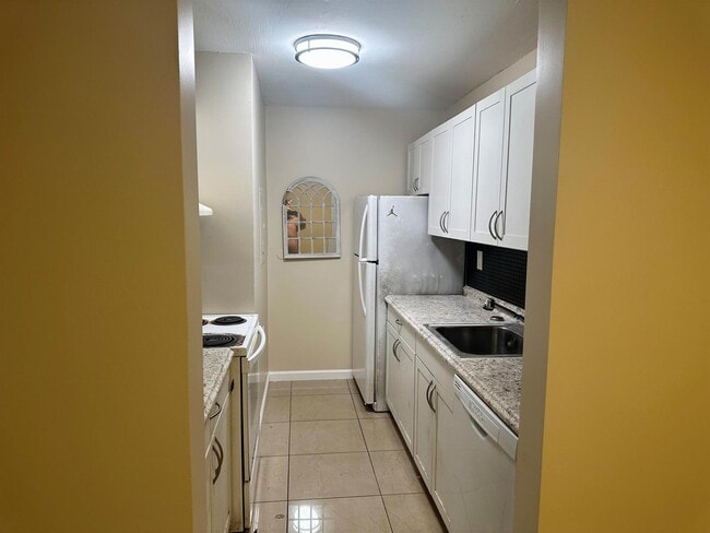 Building Photo - 1162 Lake Terry Dr Unit A