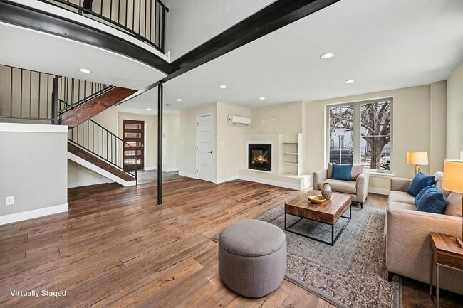 Photo - Stunning Luxury Home in Sunnyside **Move-In Special**