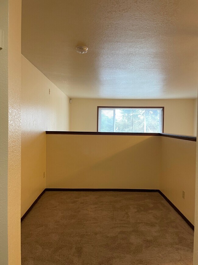 Sunny Dale Apartments