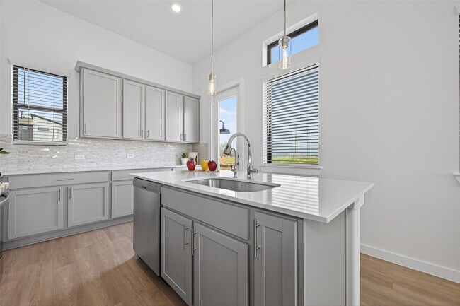 Photo - 1213 Mercantile St