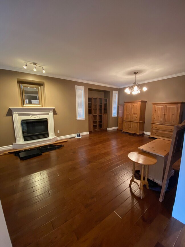 Photo - 10183 Young Rd N