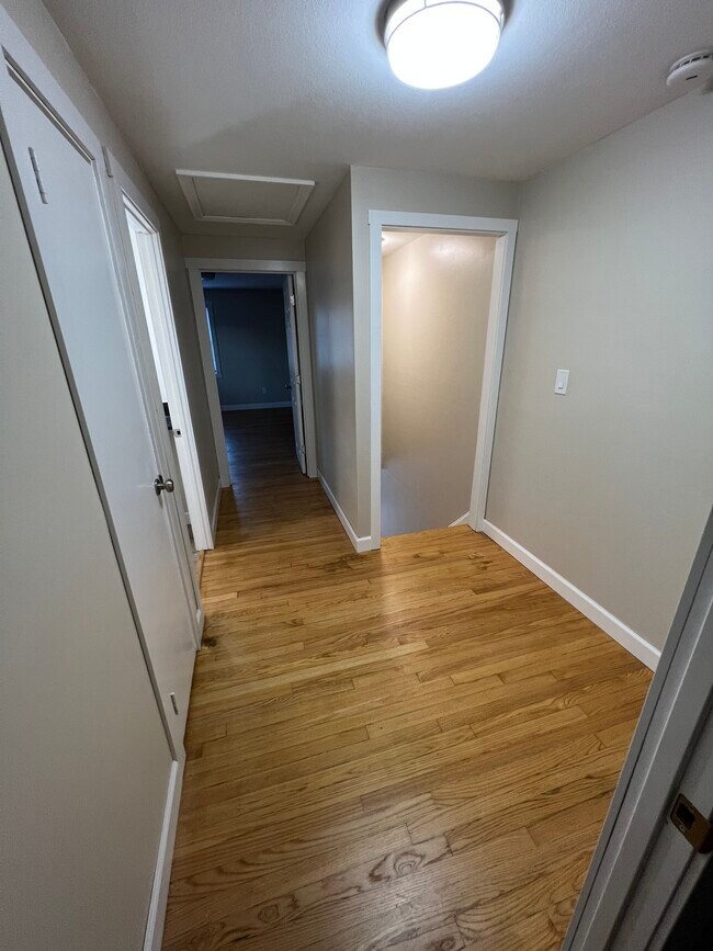 18 Emerson St Apartments Manchester, CT