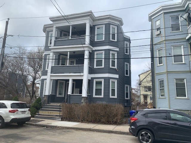 Building Photo - 39 Harwood St Unit 3