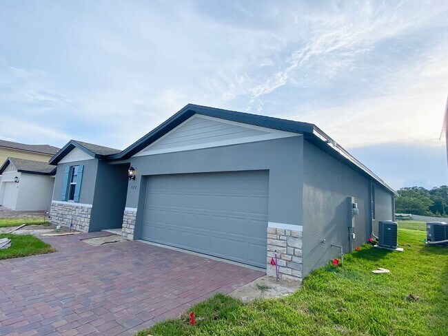 Building Photo - Beautiful Home for Rent in St Cloud