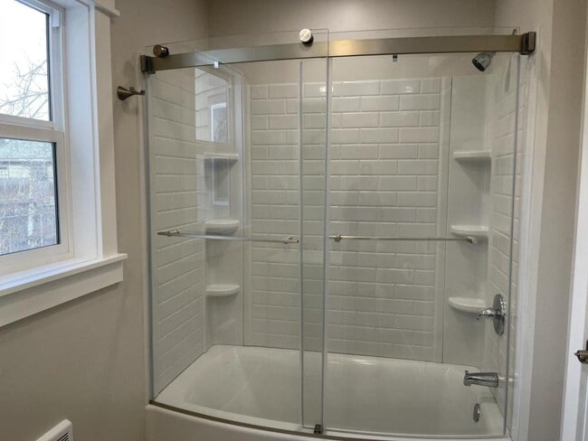 Photo - 2260 S 10th St W