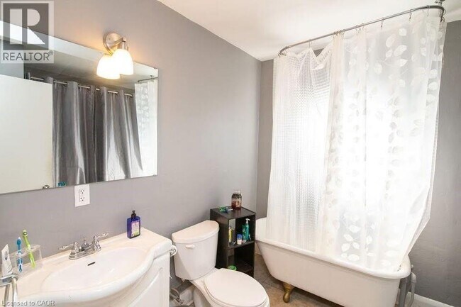 Photo - 245 E 22nd St