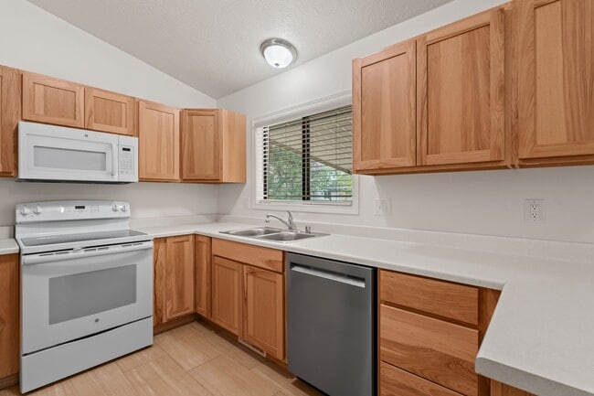 Photo - Single-Family Residence for rent in South Valley!