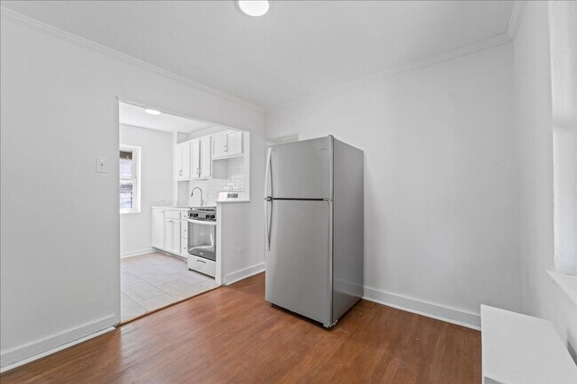3847-3849 Beechwood Blvd