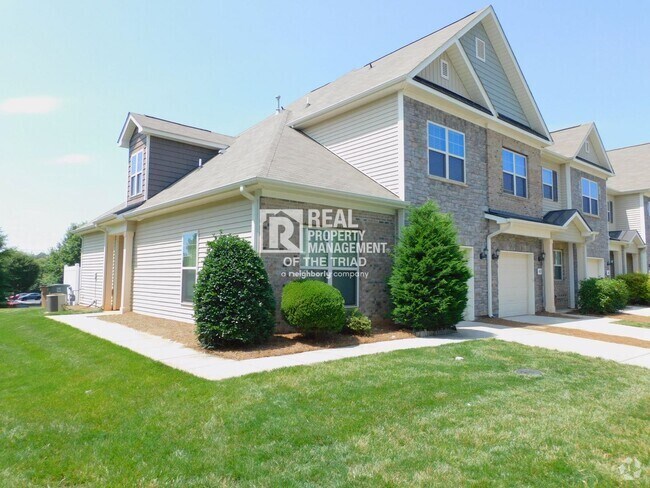 Building Photo - Beautiful 3 Bed / 2.5 Bath Home in NW Scho...