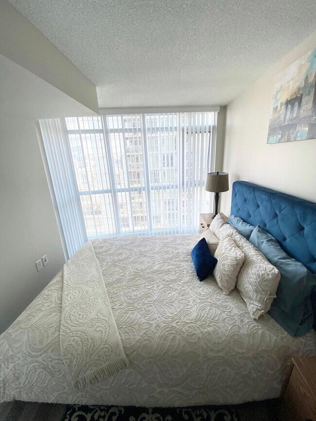 Photo - 530 Front St W Unit ID1345809P