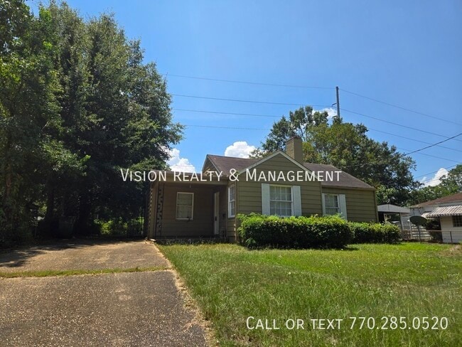 Building Photo - 1612 Lyndle Rd Rental