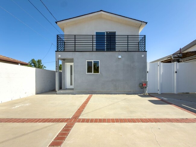 Building Photo - Spacious 3BR ADU w/ Private Patio!