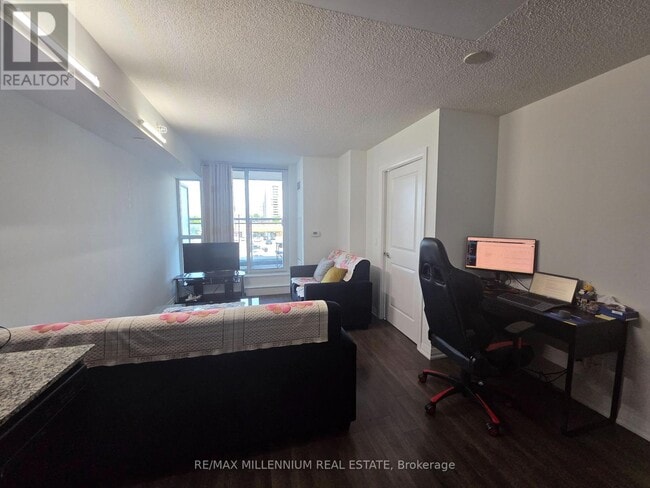 Photo - 30 Meadowglen Pl Unit 214