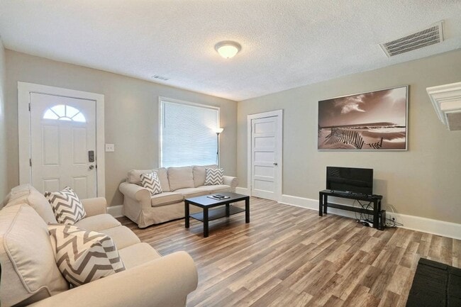 Photo - 1925 Unit 1925 E Gwinnett Street