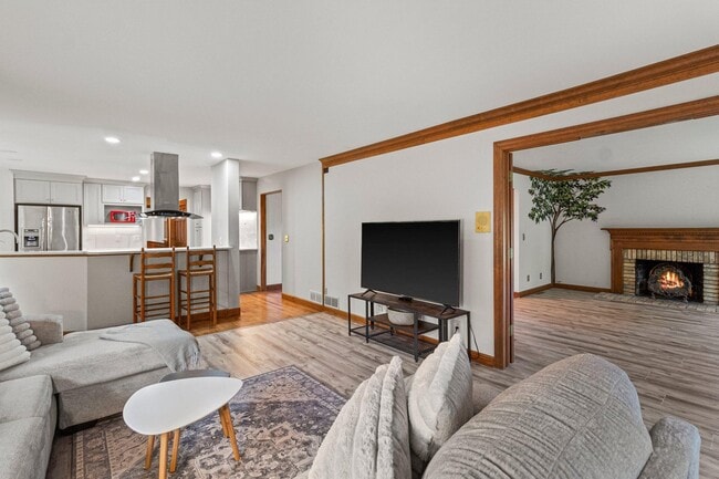 Photo - 6989 Wilson St