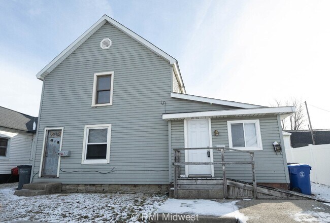 Photo - "Charming 1-Bedroom Retreat in Kokomo – Co... Unit 3
