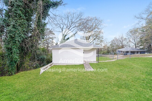 Photo - 800 Chester Ave