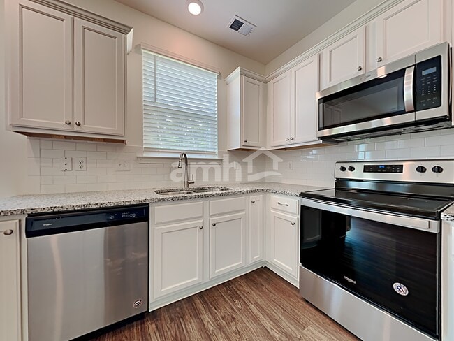 Photo - 281 Bering Ln