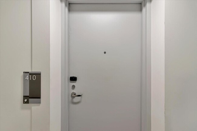 Photo - 1075 Market St