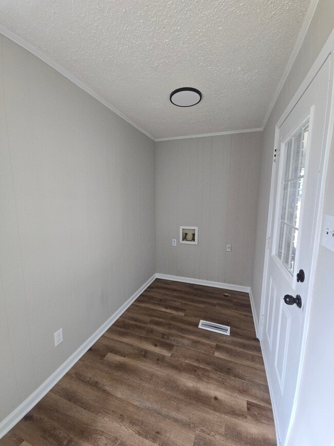 Photo - 134 Young St