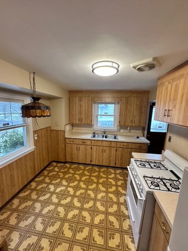 Photo - Charming 3-Bedroom Home with Large Backyard For Rent!