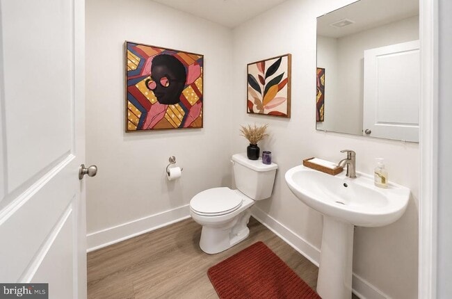 Photo - 4152 Skipton Pl