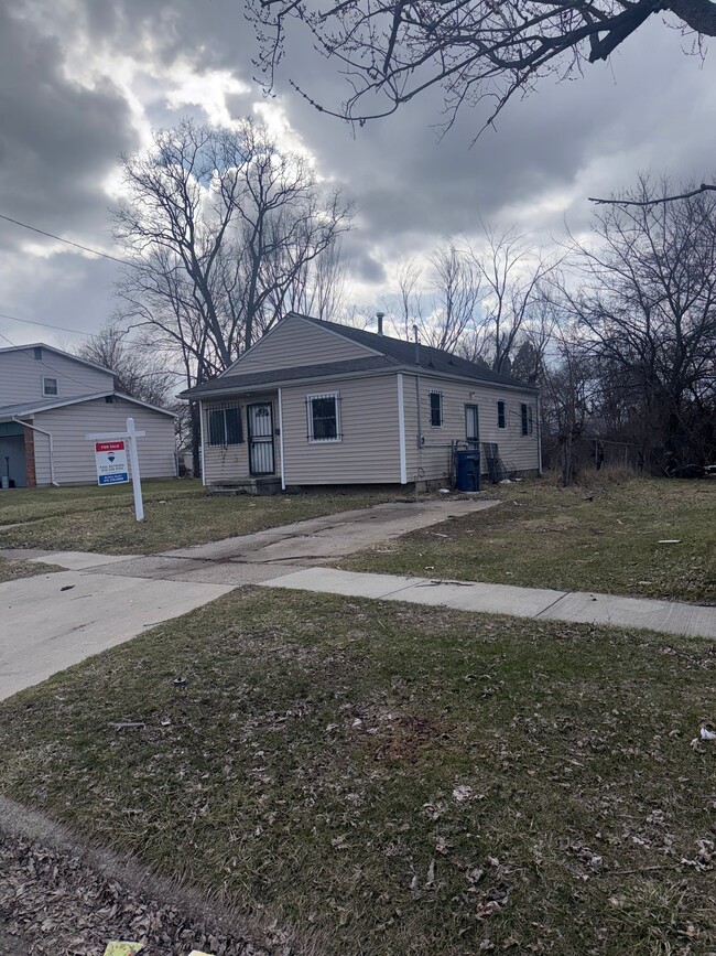 Photo - 3221 Burgess St