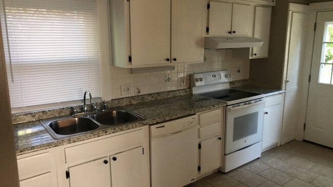 Photo - 211 Hadley Ave