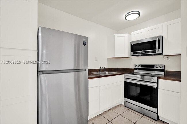 Photo - 105 NW 7th St