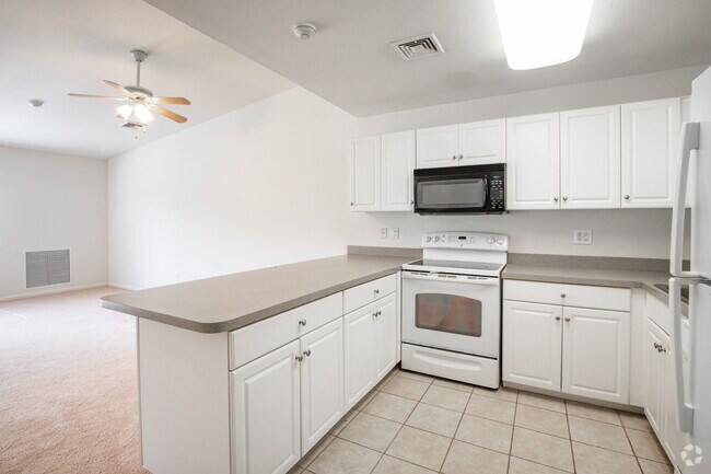 2 BR, 2 BA - 1,195 SQFT