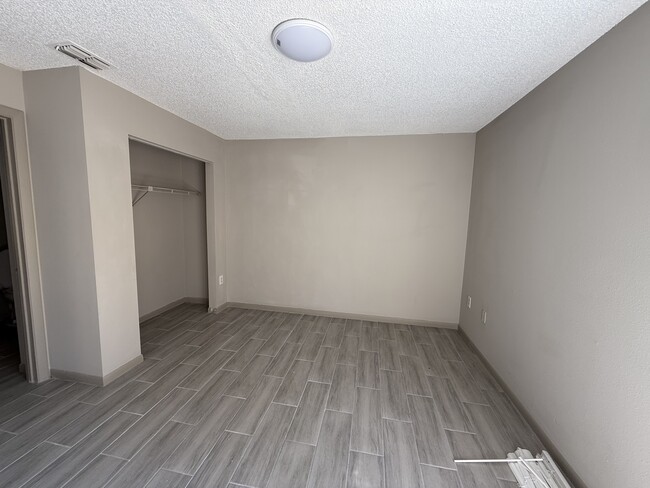 Photo - 1958 Crystal Grove Dr Unit Apt 4