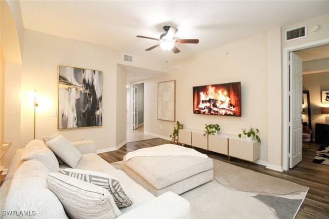 Building Photo - 1355 Mariposa Cir Unit 102