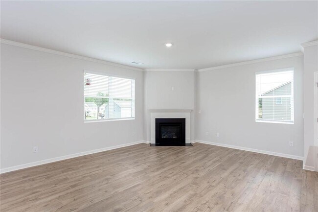 Photo - 131 Landsdowne Way SE