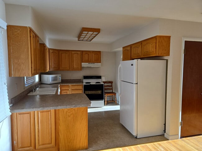 Photo - 119 E Circle Dr