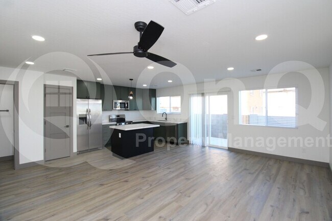 Photo - 2516 E Broadway Rd