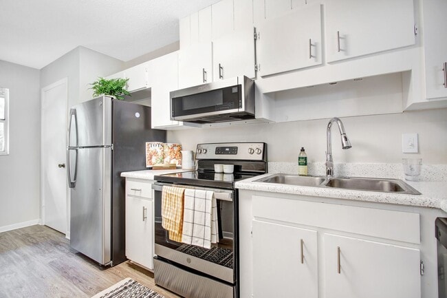 Photo - The Henry Apartments | 1 & 2 Bedroom Apartments in Plant City, FL