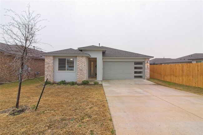 Photo - 104 Halford Rd House