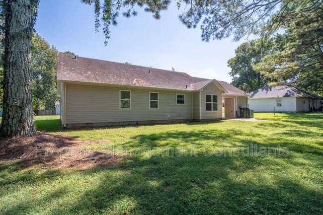 Photo - 107 Ann Bradley Dr