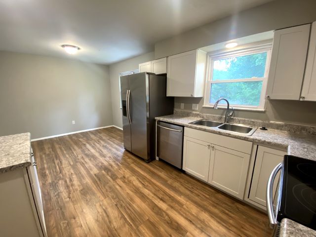 Photo - 822 Harvard Dr