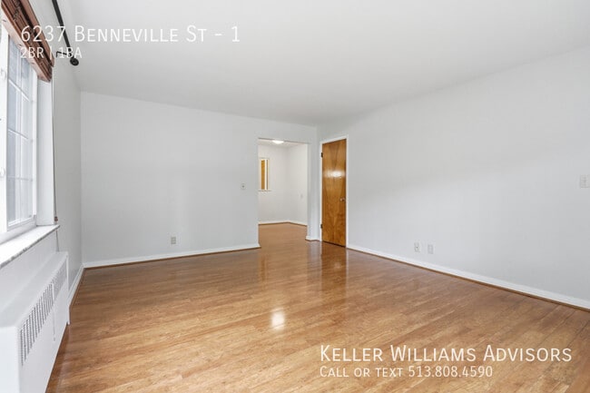 Photo - 6237 Benneville St Unit 1
