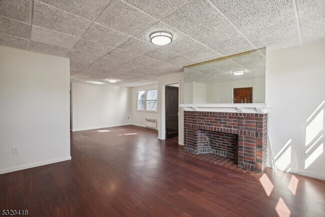 Photo - 211 Ampere Pkwy Unit 2