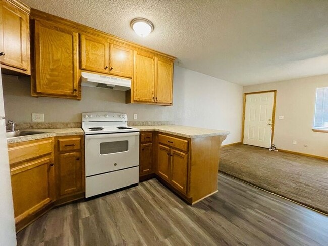Photo - 1405 Neil Ln