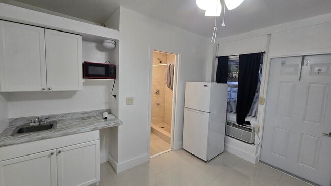 Photo - 2252 SW 10th St