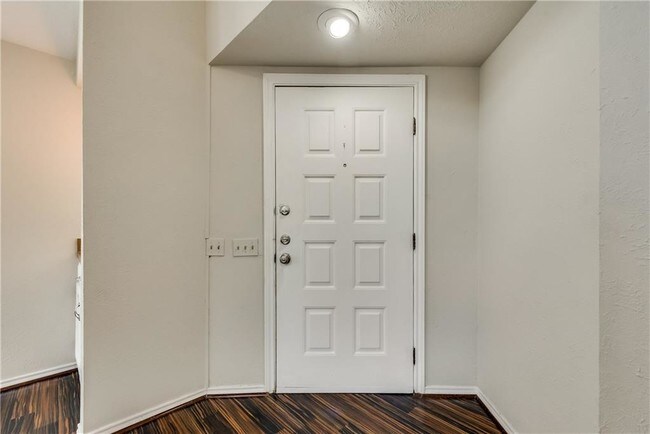 Photo - 4215 Rosser Square