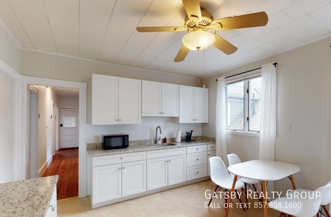 Building Photo - 30 Roseclair St Unit 3R