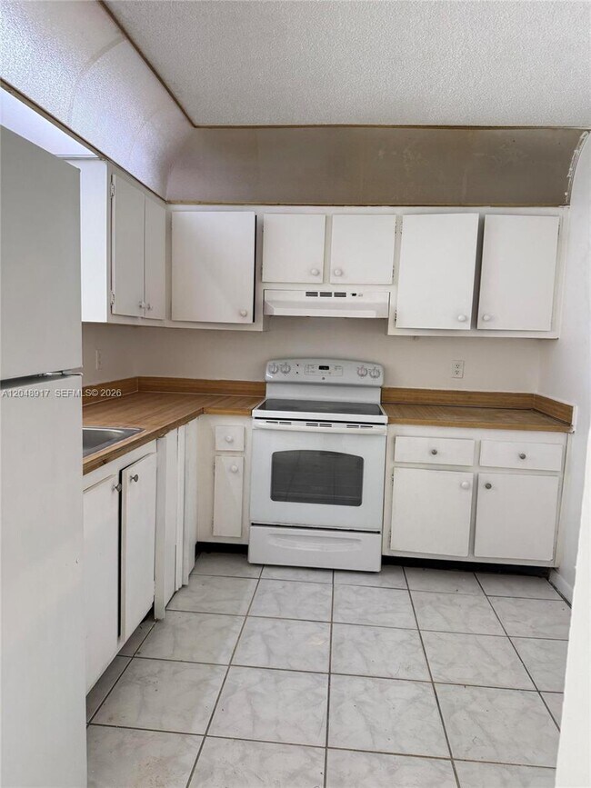 Photo - 2830 Somerset Dr Unit 402N