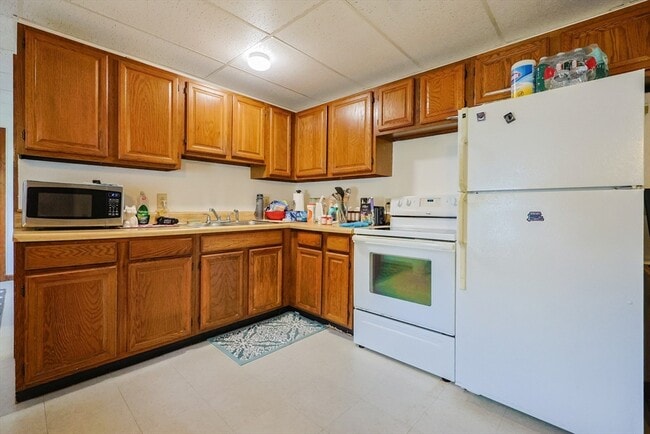 Building Photo - 31-33 Leicester St Unit 2